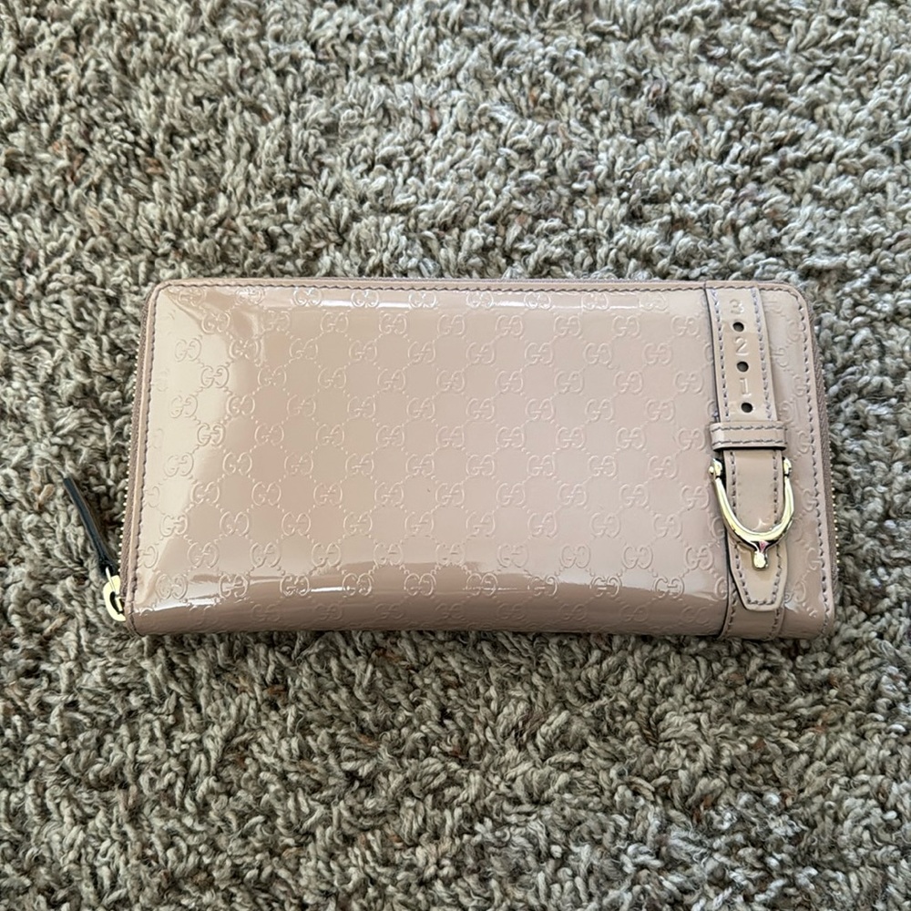 Gucci Microguccissima Patent Leather Zip Around Wallet   Blush Pink